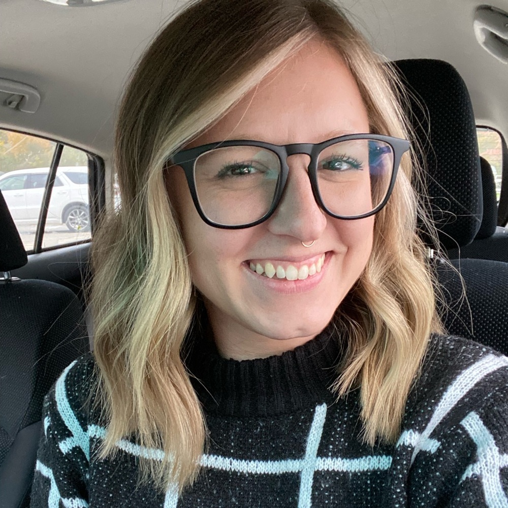 Meet your Posher, Courtney